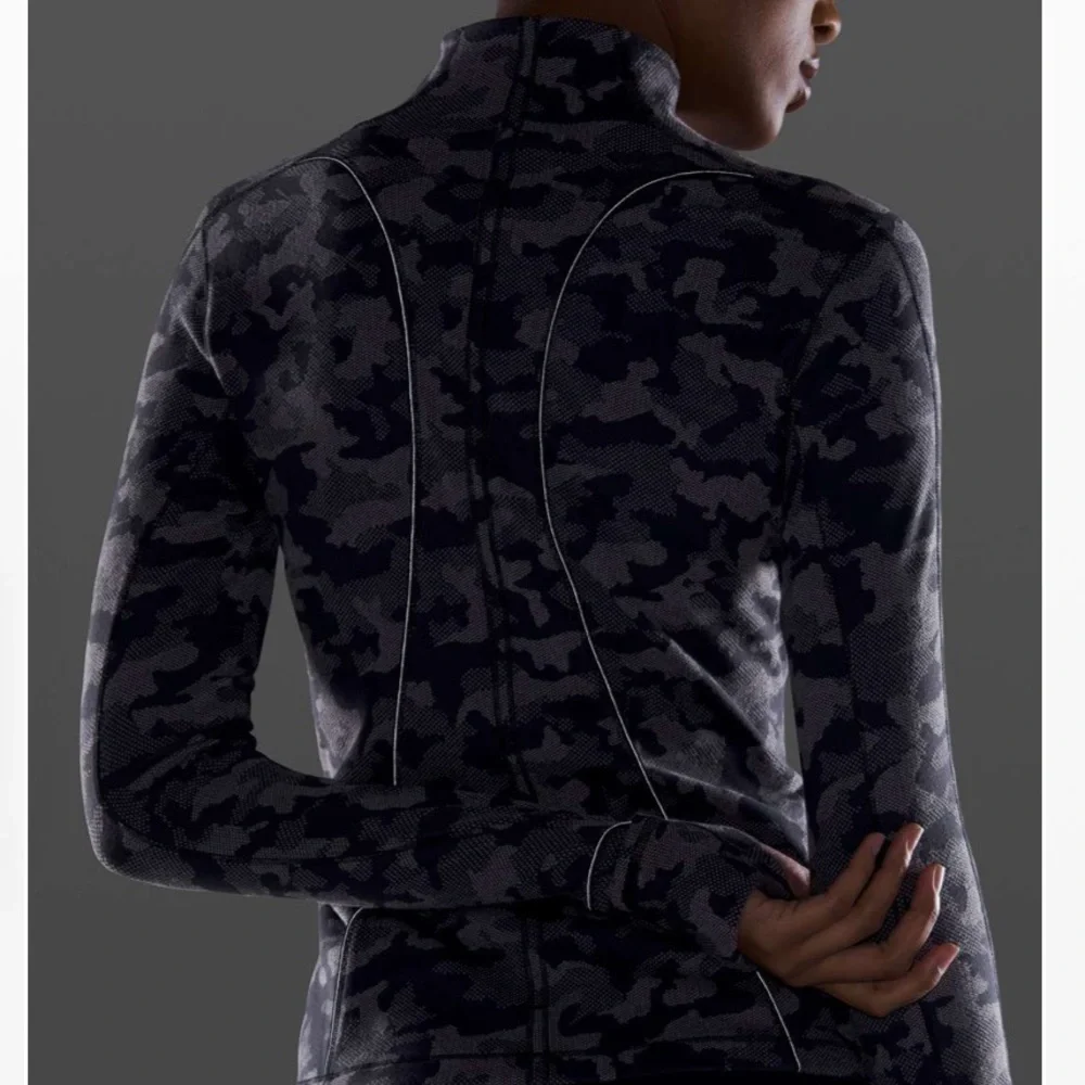 Lululemon Run Briskly 1/2 Zip Long Sleeve Shirt Camo Black Lunar Rock Size 6